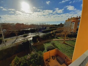 Property grounds - Lovely studio apartment on Mt St Martin, near the port of Cap d'Agde (LE CAP D AGDE)