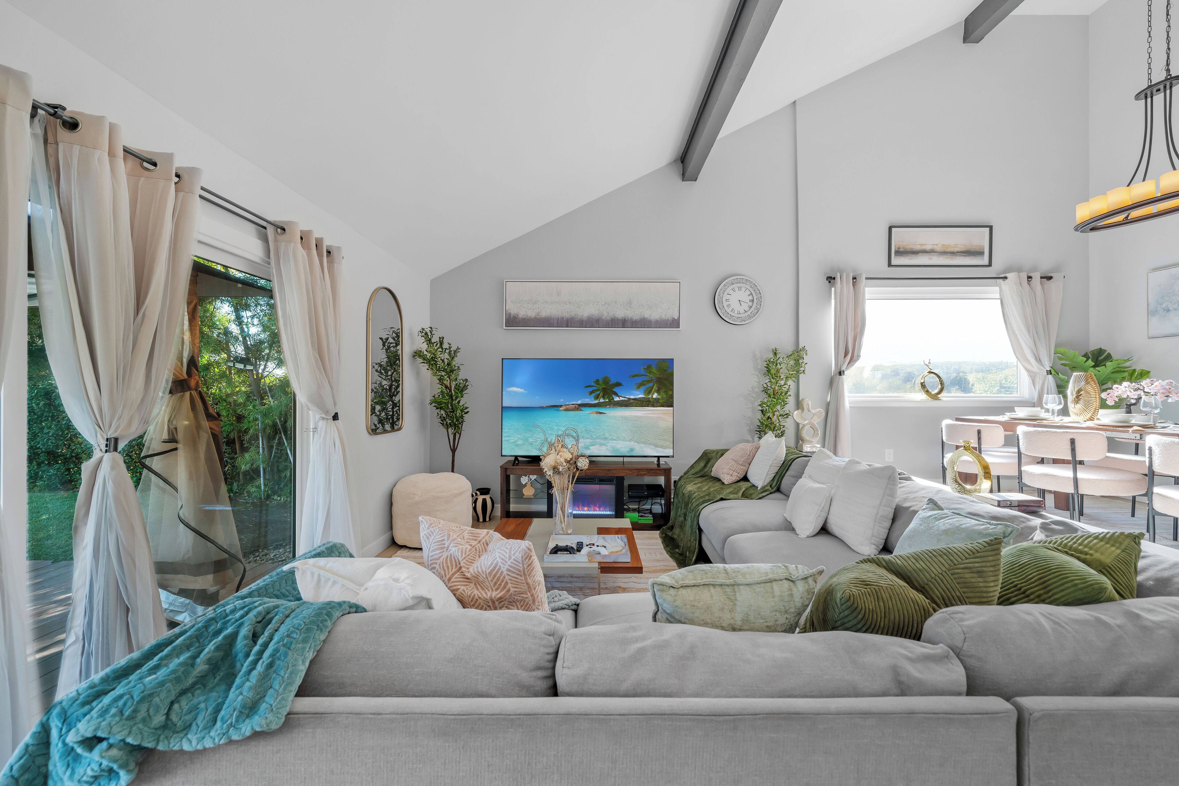 Een smart-tv, videogames, boeken en een muziekbibliotheek