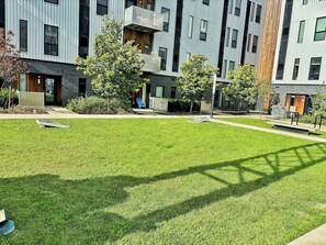 Exterior - Cozy Greenwood Canopy (Des Moines)