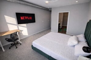 3 Schlafzimmer, Schreibtisch, Bügeleisen/Bügelbrett, WLAN