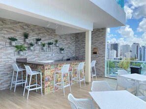 Bar (on property) - Apartment in the center of Santo Domingo. Steps away from the main roads. (Santo Domingo)