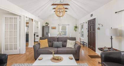 Walk to town! Entire home for 4 in St. Augustine!