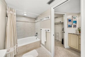 Douche, serviettes fournies
