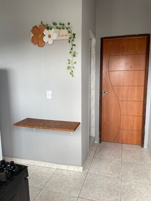 Interior - Studio apartment in the center of Belém, 10 minutes from the main tourist attractions. (Belém)