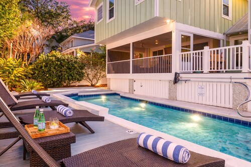 New Listing! Dog Friendly Home with Private Heated Pool, Steps Away from the Beach and Village!!