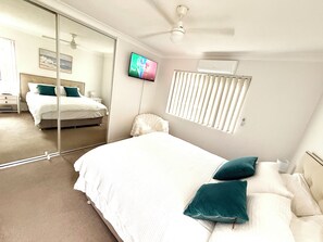 Ferros/tábuas de passar roupa, Wi-Fi, roupa de cama