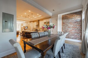 Dining - Gorgeous LUX House in Capitol Hill with Parking (Washington)