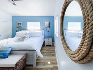 3 bedrooms, iron/ironing board, free WiFi, bed sheets - Lookout at Lorelane: Waterfront, Balcony, Rooftop Lounge (Key Largo)