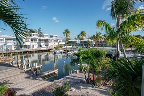Marina - Lookout at Lorelane: Waterfront, Balcony, Rooftop Lounge (Key Largo)