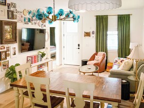 Smart-TV, Bücher, Computerbildschirme