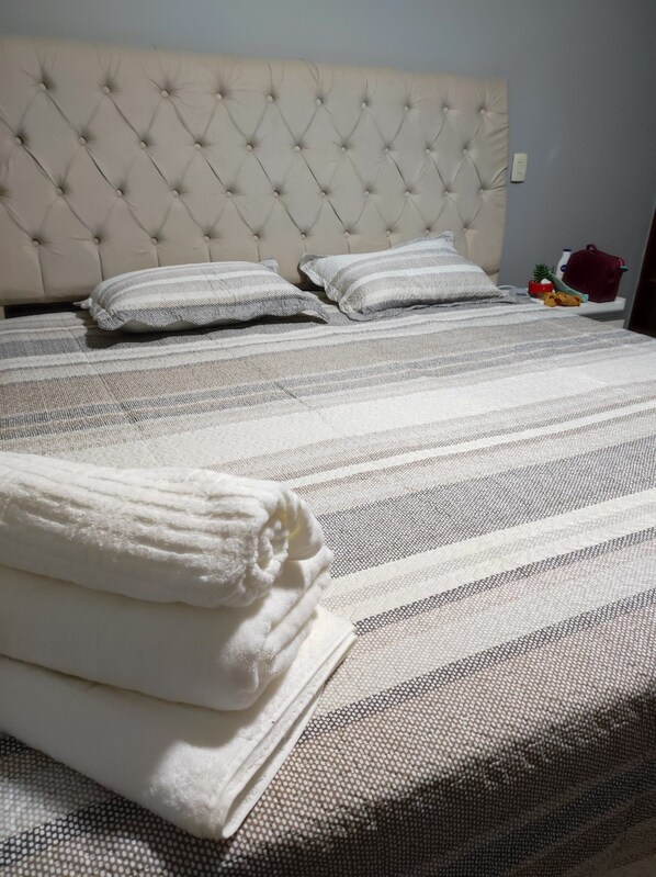 2 bedrooms, free WiFi, bed sheets, wheelchair access