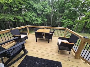 Outdoor dining - Amazing secluded 3-bedroom house with AC in charming Floyd VA, near FloydFest. (Copper Hill)