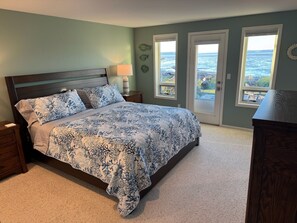 3 chambres, fer et planche à repasser, Wi-Fi, draps fournis