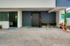 Property entrance - Fabhotel Shravani Residency (Pune)