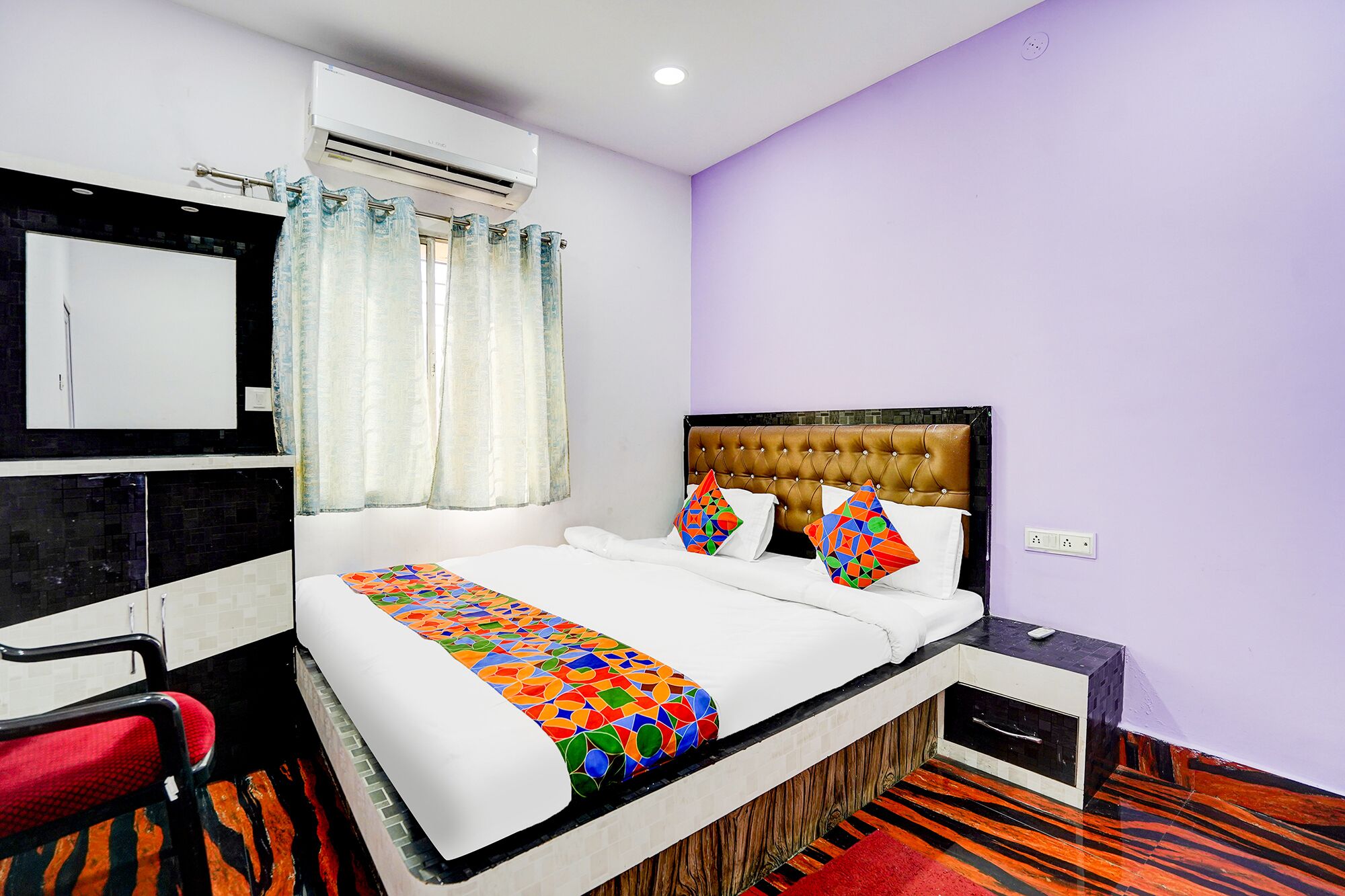 Egyptian cotton sheets, premium bedding, in-room safe, free WiFi