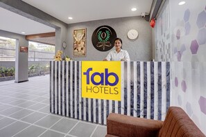 Reception - Fabhotel Opulence Stay (Nashik)