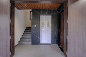 Lift - Fabhotel Opulence Stay (Nashik)