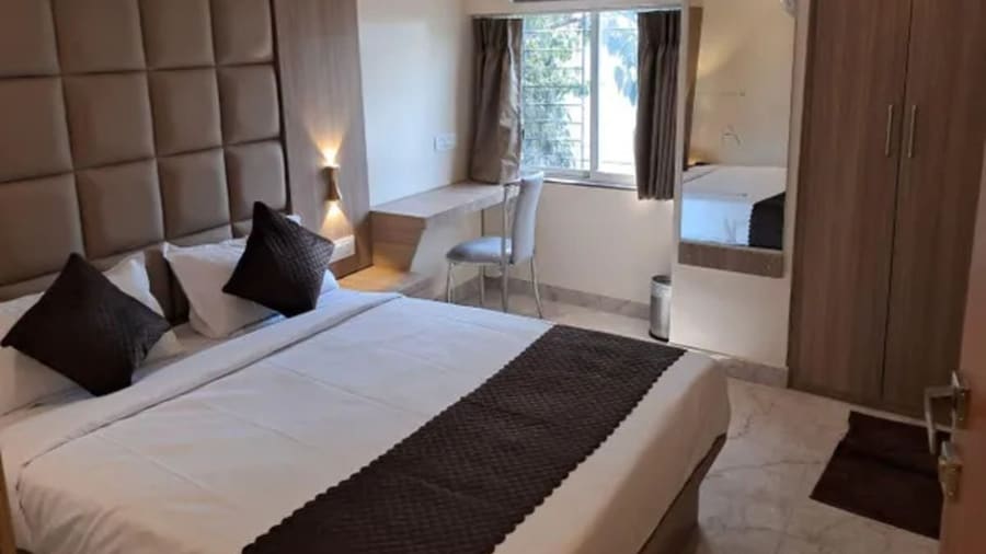 Fabhotel Sahara Inn