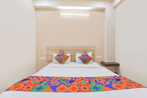 Egyptian cotton sheets, premium bedding, in-room safe, free WiFi - Via Sigma Inn (Jaipur)