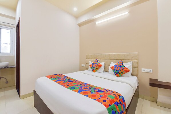 Egyptian cotton sheets, premium bedding, in-room safe, free WiFi