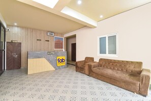 Reception - Fabhotel Sigma Inn (Jaipur)