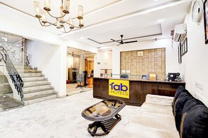 Reception - Fabhotel Comfort Stay I (Noida)