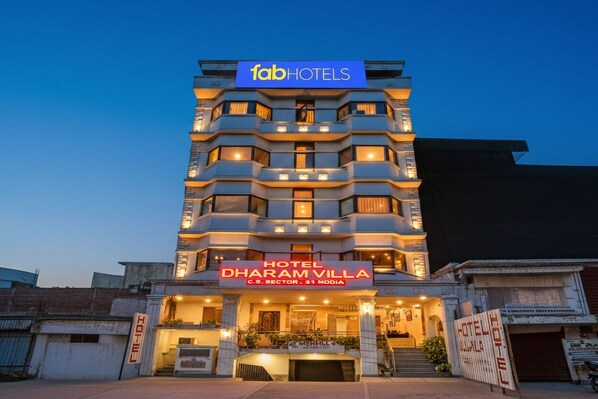 Front of property - FabHotel Comfort Stay I - 700m from Metro Multispeciality Hospital Noida (Noida)