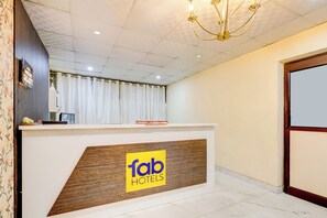 Reception - Fabhotel The Galaxy (Faridabad)