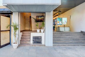 Property entrance - Fabhotel The Galaxy (Faridabad)