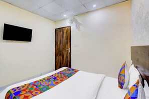 Egyptian cotton sheets, premium bedding, in-room safe, free WiFi