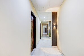 Lobby - Fabhotel The Galaxy (Faridabad)