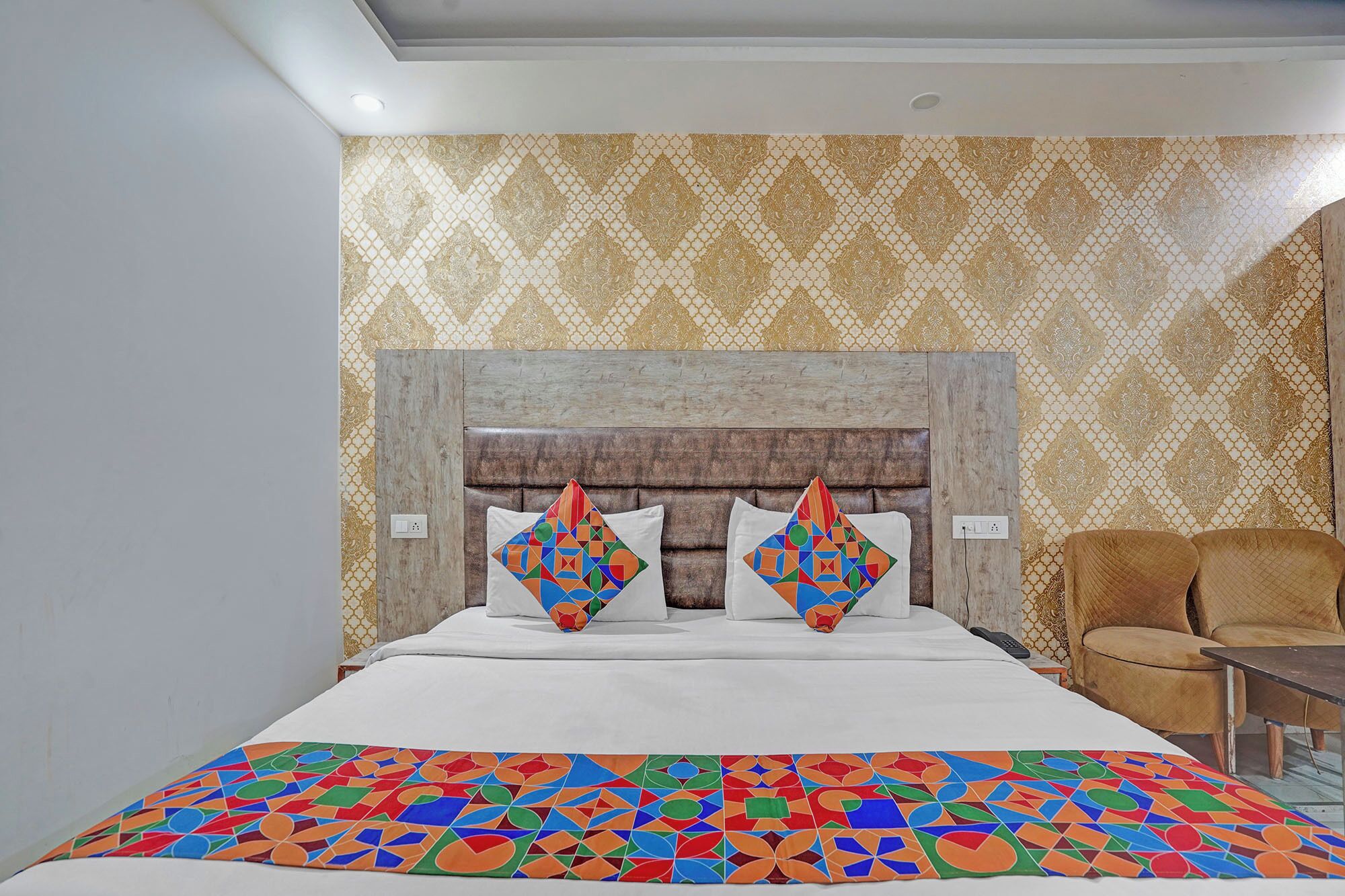 Egyptian cotton sheets, premium bedding, free WiFi, bed sheets