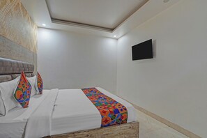 Egyptian cotton sheets, premium bedding, free WiFi, bed sheets