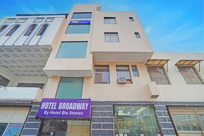Exterior - Fabhotel Broadway (New Delhi)