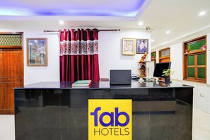 Reception - Fabhotel Sehrawat (New Delhi)