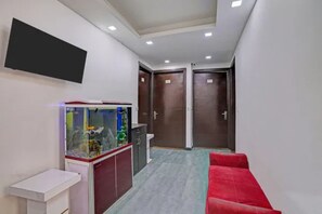 Lobby - Fabhotel The Royal Inn I (New Delhi)