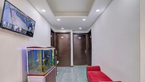 Lobby - Fabhotel The Royal Inn I (New Delhi)