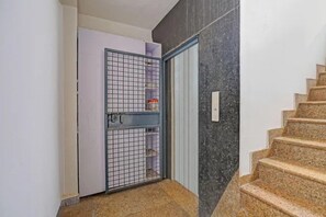 Lobby - Fabhotel The Royal Inn I (New Delhi)