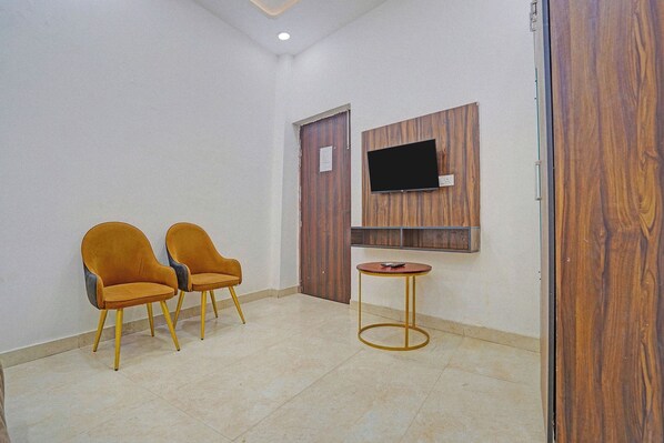 Egyptian cotton sheets, premium bedding, free WiFi, bed sheets