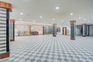 Free self parking - Fabhotel Kir International (Varanasi)