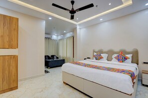 Luxury Room | Egyptian cotton sheets, premium bedding, in-room safe, free WiFi - Fabhotel Kir International (Varanasi)