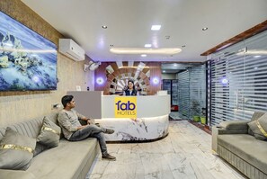 Reception - Fabhotel Kir International (Varanasi)