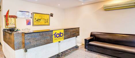 ฝ่ายต้อนรับ