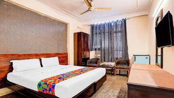 Egyptian cotton sheets, premium bedding, in-room safe, free WiFi