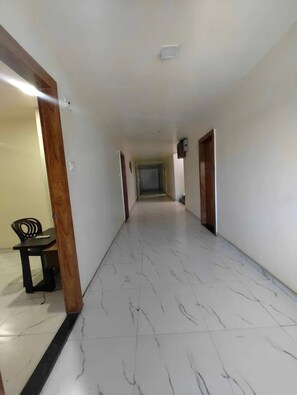 Lobby - Fabhotel Chaitanya Inn (Rajgurunagar)