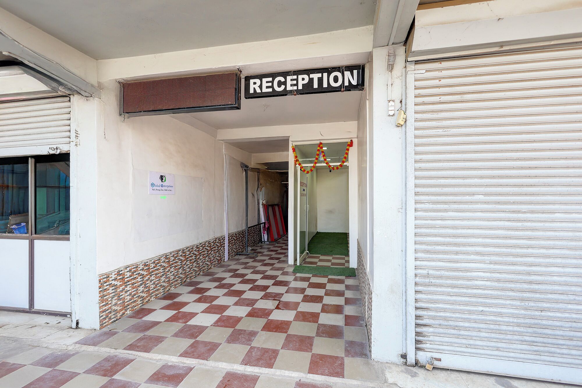 Entrada de la propiedad