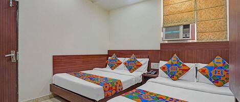 Egyptian cotton sheets, premium bedding, in-room safe, free WiFi