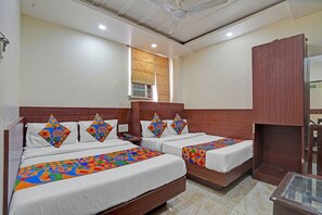 Egyptian cotton sheets, premium bedding, in-room safe, free WiFi - Fabhotel Raj Rajeshwari (New Delhi)
