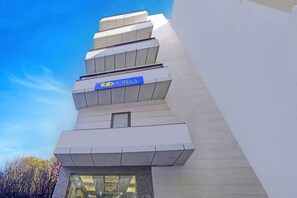 Exterior - Fabhotel Raj Rajeshwari (New Delhi)