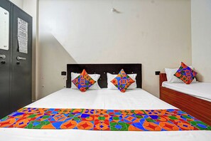 Egyptian cotton sheets, premium bedding, in-room safe, free WiFi - Via Lords inn (Bhopal)